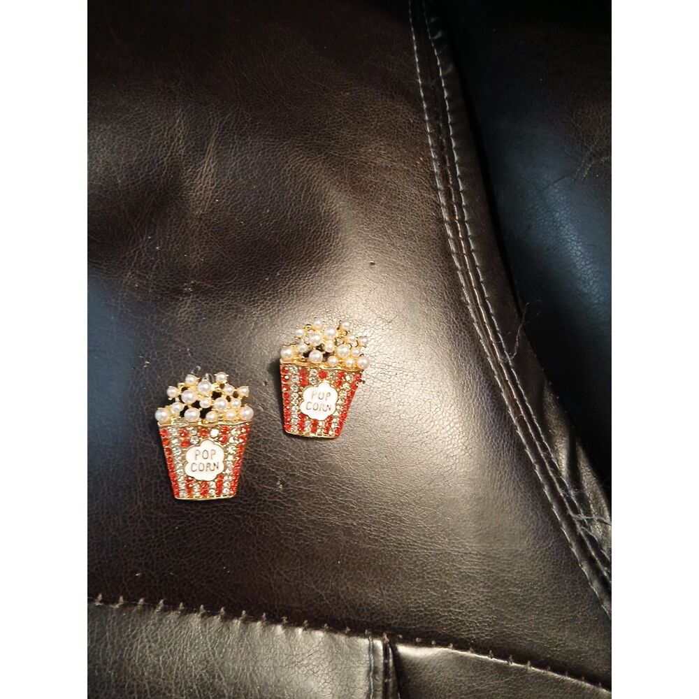 Popcorn Earrings in a Tub with Crystals and Pearls - Picture 5 of 6
